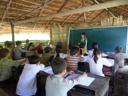 CĐN-Ngành Giáo dục và Đào tạo chăm lo tết cho cán bộ, giáo viên và lao động