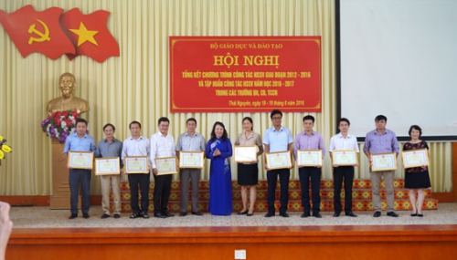 GDTX&CN - Hội nghị tổng kết công tác học sinh, sinh viên giai đoạn 2012-2016