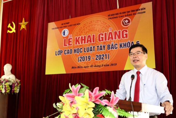 Lễ khai giảng lớp cao học Luật Tây Bắc khóa 6 niên khóa 2019 – 2021)