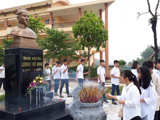 Trường THPT Lương Thế Vinh đón học sinh mới