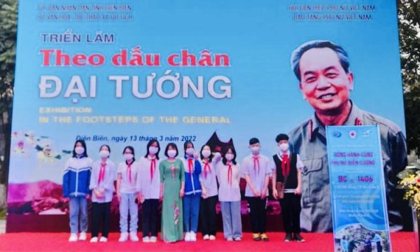 Giờ học lịch sử ấn tượng qua Triển lãm “Theo dấu chân Đại tướng”