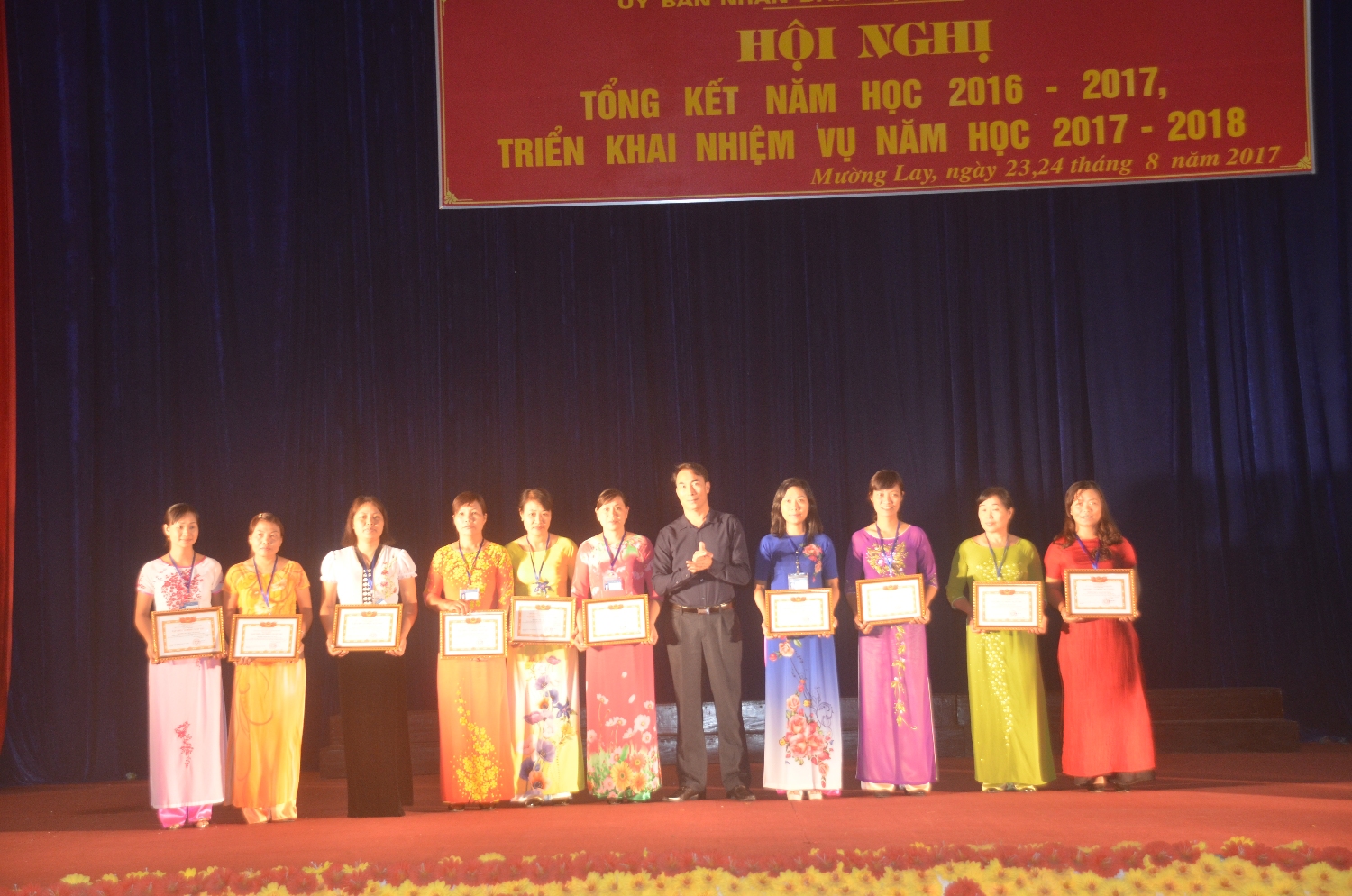 DSC Trao bằng khen